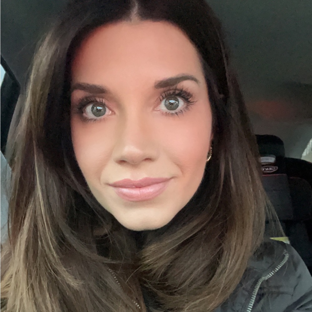 Meet your Posher, Antonia